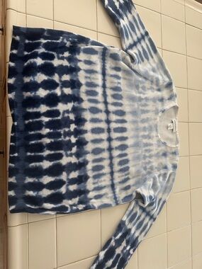 Alfred Dunner Blue and White Tie-Dye Crewneck Sweater